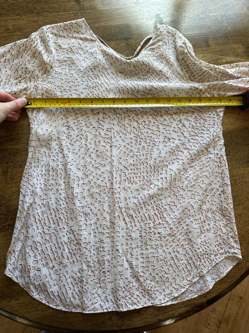White House Black Market 100% Silk Cream Long-Sleeve Blouse Open Back Detail - Picture 8 of 9